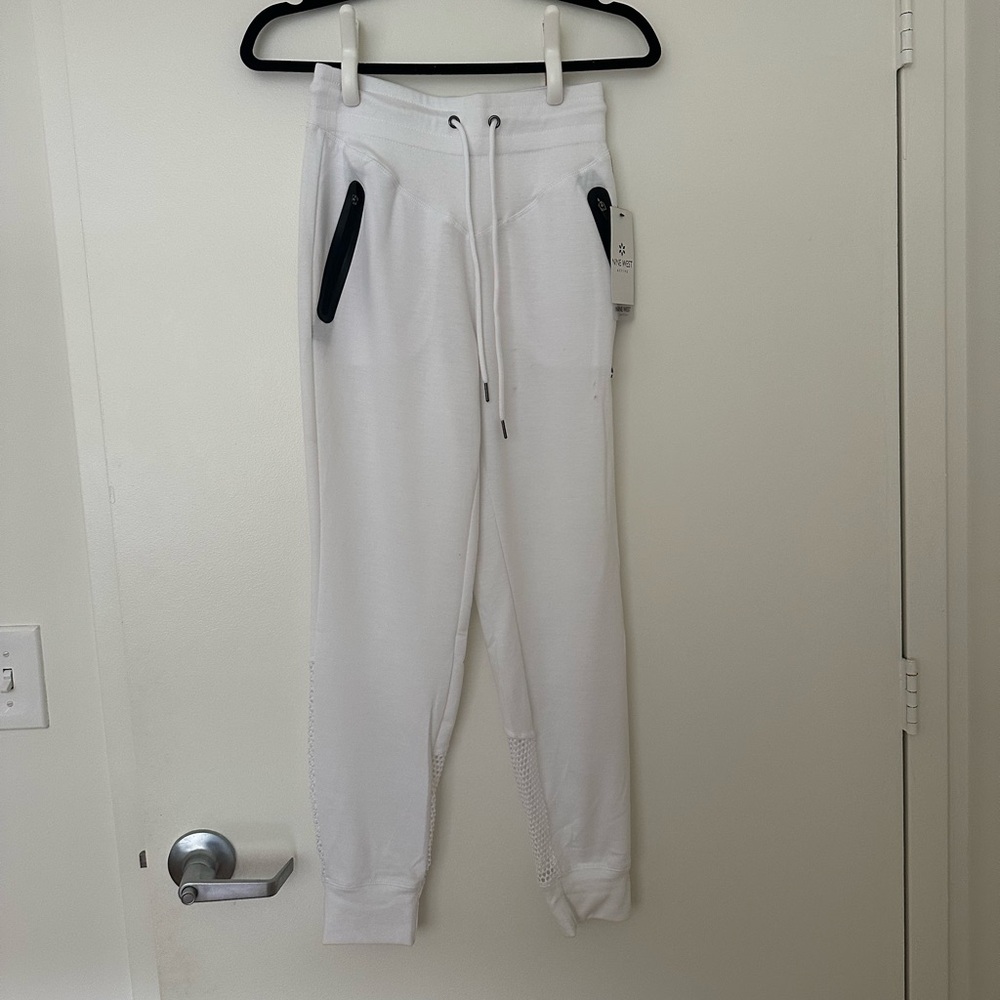 Nine West Active White Jogger Athletic Pants with Black Details (NWT)